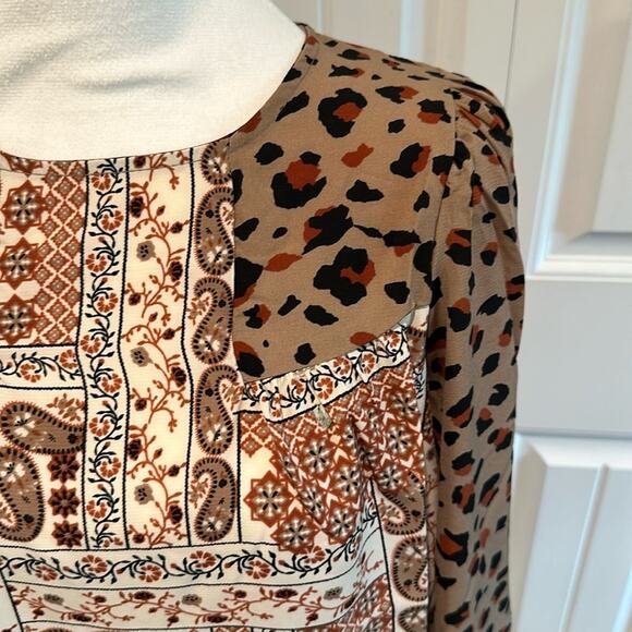 ANDREE BY UNIT Small Mixed Animal/Paisley Print Babydoll Blouse - Picture 3 of 11